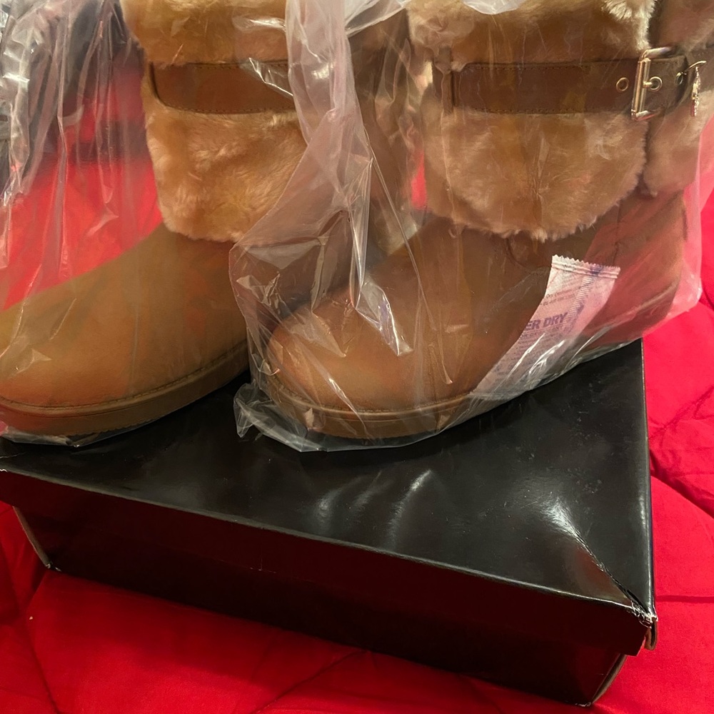 DGB boots size 8.5 new in box
